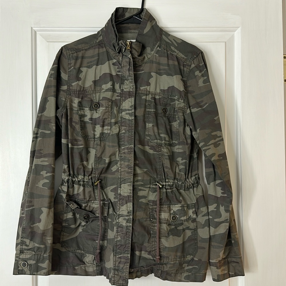Camo zip up jacket